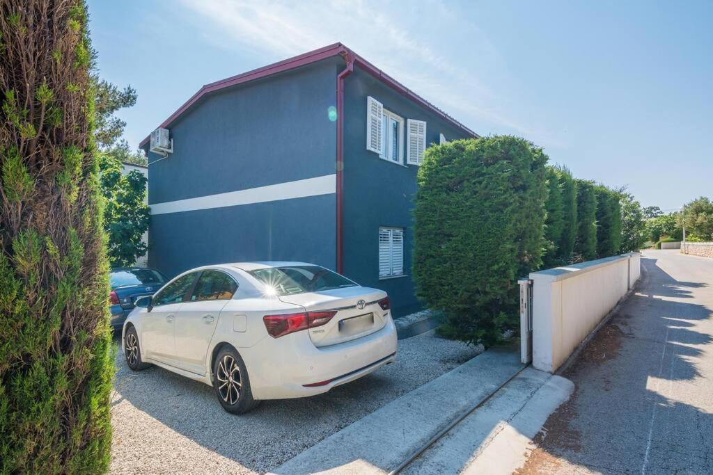 Family Patio Vir Apartment Exterior foto
