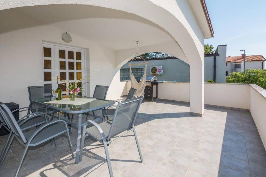 Family Patio Vir Apartment Exterior foto